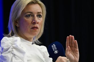 video maria zaharova lumea a vazut imaginile cu macron primind un croseu de dreapta de la sotia sa a fost lovit de mana kremlinului 68349c6fe0db0