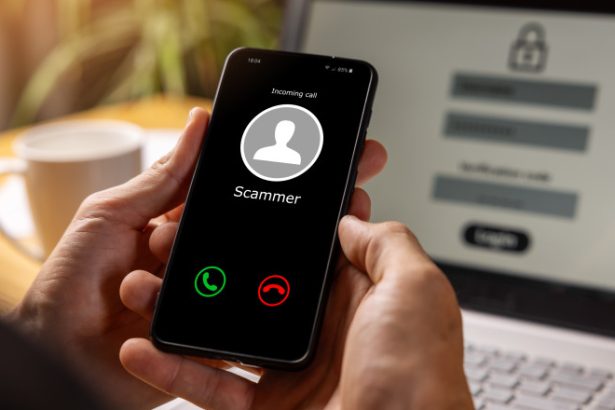 video metoda spoofing noul tip de frauda care goleste conturile romanilor o femeie din deva s a trezit datoare la banca cu 57 000 de lei 682ab9242b8e0