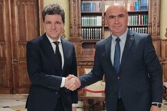 video nicusor dan s ar putea intalni astazi cu ilie bolojan cand ar urma sa aiba loc investirea sa in functia de presedinte surse 682b08e785e45