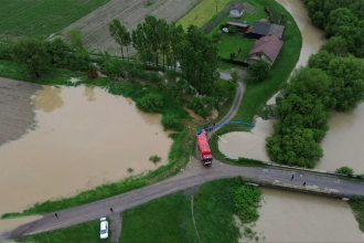 video ploile si vijeliile au facut ravagii sute de oameni evacuati in covasna case inundate in harghita a fost emis cod rosu de inundatii 68355c96c3afb