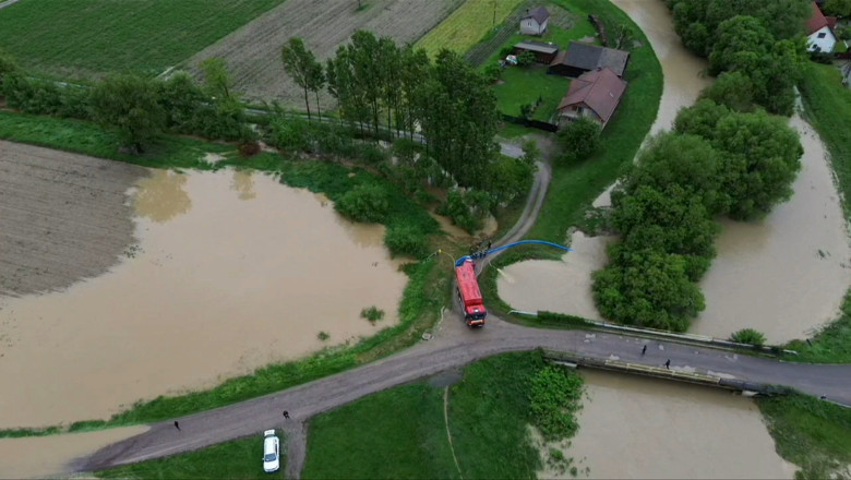 video ploile si vijeliile au facut ravagii sute de oameni evacuati in covasna case inundate in harghita a fost emis cod rosu de inundatii 68355c96c3afb