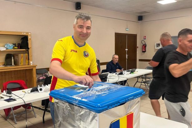 video un roman din diaspora sustine ca a fost atacat de mai multi conationali la o sectie de vot in franta am fost lovit scuipat injurat 6829f7c82a5cb