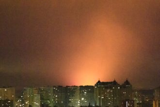 videofoto atac masiv la kiev opt persoane au fost ranite dupa ce fortele ruse au atacat orasul cu drone si cu rachete 68317173ba2d0