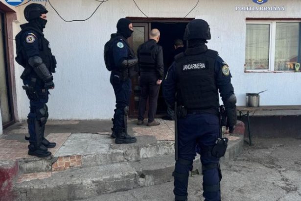 zeci de perchezitii in ialomita la persoane cercetate pentru nerespectarea regimului armelor si munitiilor 682ebf6a4ca5c