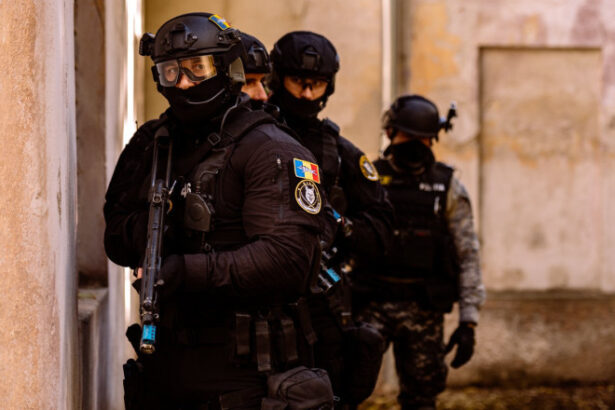 ziua z ampla operatiune a politiei si diicot de combatere a traficului de droguri aproape 300 de perchezitii in toata tara 6839c641ba6ef