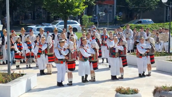 a inceput la slatina concursul national al copiilor calusul romanesc video 68571a5168b5e