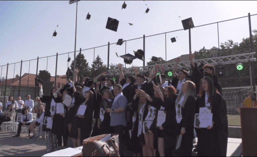 absolventii de la minulescu au spus adio anilor de liceu 684189c4928f5