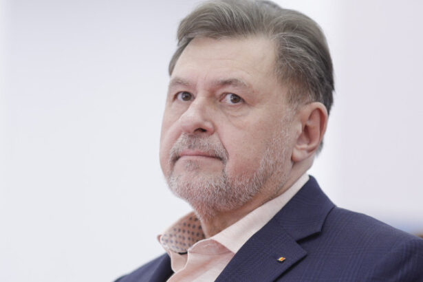 alexandru rafila spune care dauneaza mai mult zaharul sau alcoolul ce alege ministrul sanatatii intre covrigi si merdenele 684422368911d