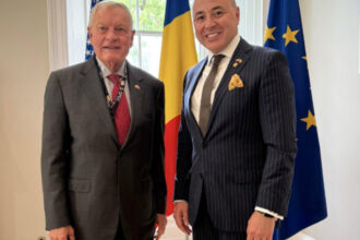 ambasadorul romaniei in sua a discutat despre apararea pe flancul estic cu emisarul special al presedintelui trump pentru ucraina 6846e98988927