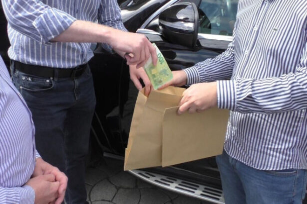 andrei petru dimitriu inspectorul anaf prins cu mita ramane in arest curtea de apel bucuresti i a respins contestatia 684152ac9b772