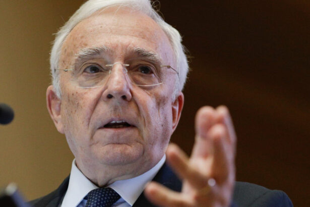 avertisment al guvernatorului bnr pentru liderii politici problema datoriei e mai presanta ca niciodata 68498407cce4a