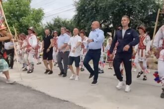 calusul inapoi acasa moment artistic de exceptie la gura padinii oferit de maestrii coregrafi din olt video 684d7ac872bd6