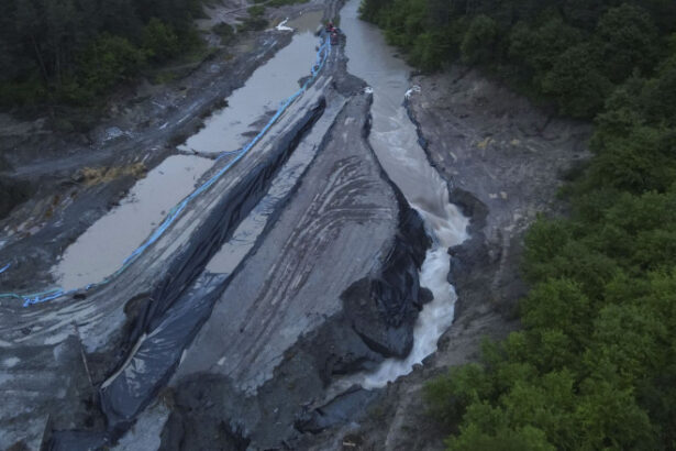 cand vor fi finalizate lucrarile de deviere a paraului corund care a inundat salina praid 683f49304e3e2