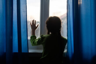 caz tulburator in judetul neamt parinti retinuti dupa ce si ar fi trimis copiii la cersit 14 minori preluati de autoritati 683ff57c97dcf