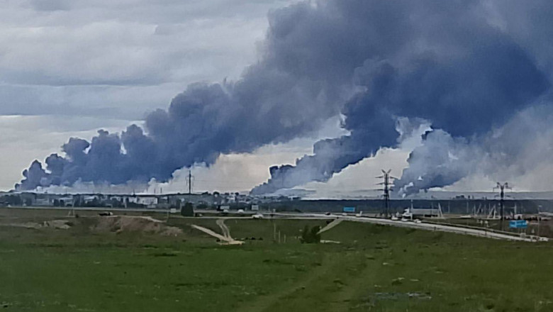 ce spun expertii care au vazut imaginile din satelit cu bazele rusesti lovite de dronele ucrainene cate bombardiere a pierdut rusia 683f260858767