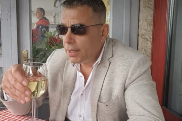 crima din cosmopolis fosta sotie a ucigasului ma ameninta ca ma omoara si imi povestea cum o va face m am gandit ca eu urmez 68415763125b0