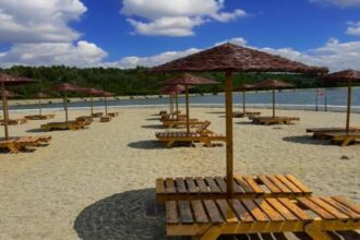 departe de caldura la plaja olt 6852c7f79c30c