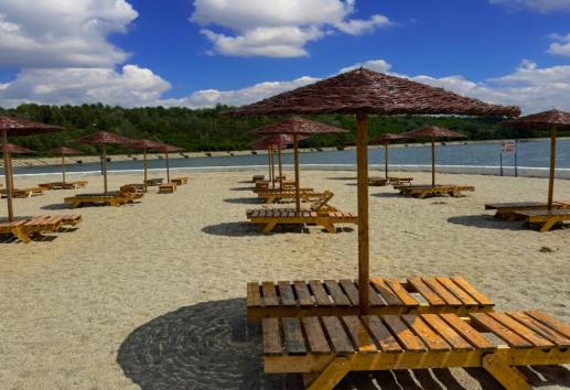 departe de caldura la plaja olt 6852c7f79c30c