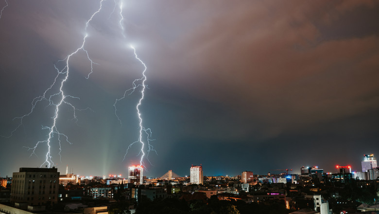 foto vreme severa in mai mult de jumatate din tara cod portocaliu de furtuni si grindina anm avertizeaza ca va urma si un val de canicula 6842c886571ac