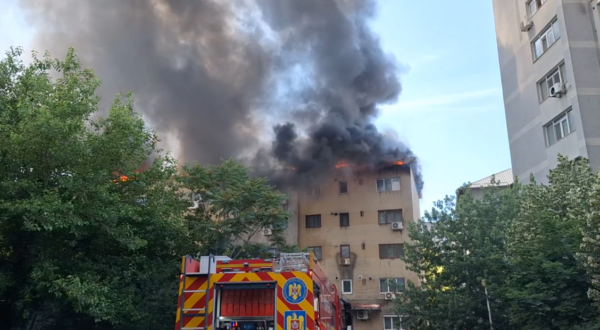incendiu devastator la un bloc de locuinte din slatina pompierii nu au avut presiune la apa video 685133dbdfbb0