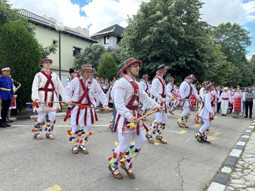 incepe festivalul calusul oltenesc 68400a085e7ee