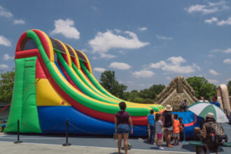 incident de 1 iunie la eforie nord cinci copii au fost prinsi intr un tobogan gonflabil care s a dezumflat 683c35bb4f945