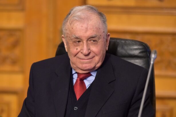 ion iliescu internat la terapie intensiva la spitalul sri din capitala 68481b6d97ba1