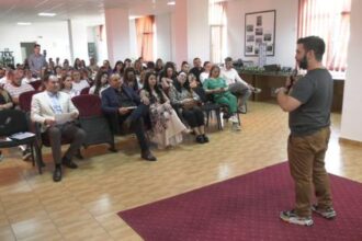 liderii de maine formati astazi 68516f53e3bf7