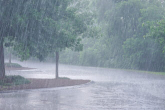 mesaj ro alert in bucuresti cod portocaliu avertizare nowcasting de vijelie traficul aerian a fost perturbat de furtuna 6846d952d3ba1