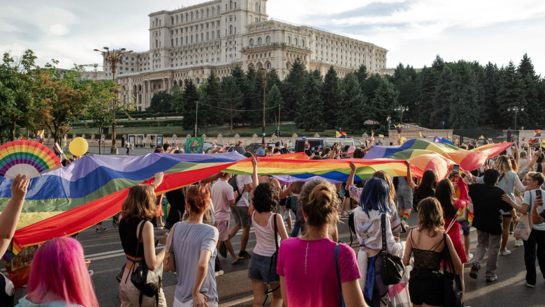 mesajul ambasadelor de pride respectarea drepturilor persoanelor lgbtiq nu e o chestiune de o ideologie ci de obligatie legala 684189cb28c48