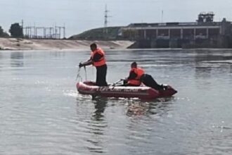 minor gasit fara viata in apele dunarii 6854f978a84d3