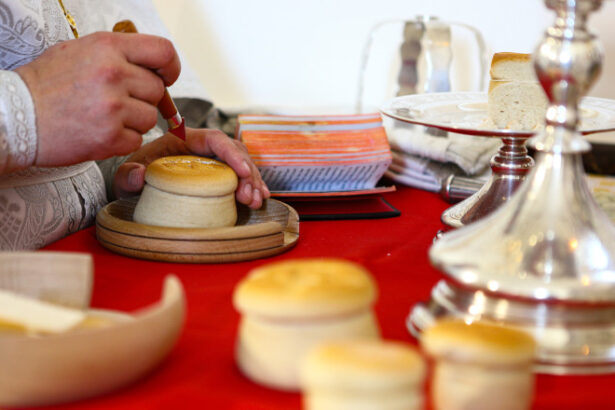 mosii de vara 2025 ce alimente se impart in sambata mortilor si cate farfurii se dau de pomana inainte de rusalii 68428cc036910