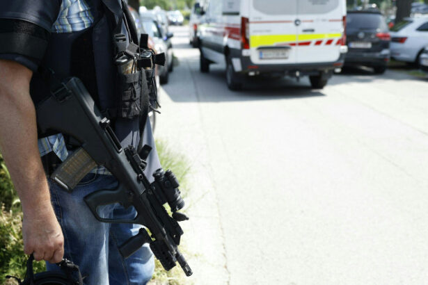 news alert doi romani se afla printre persoanele ranite in atacul de la scoala din austria 6849337ce2b51