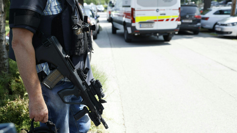 news alert doi romani se afla printre persoanele ranite in atacul de la scoala din austria 6849337ce2b51