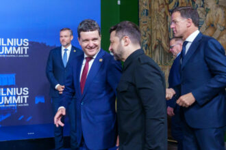 nicusor dan dupa ce s a intalnit cu zelenski si rutte la summitul b9 o pace durabila poate fi obtinuta doar dand dovada de forta 683dfebf54f24