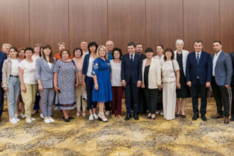 nicusor dan s a intalnit cu membrii comunitatii romanesti din zona odesa ne am asumat ca vom deschide repede consulatul de acolo 6849f98a24285