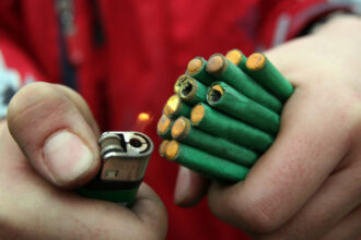 pedepse mai dure pentru vanzarea sau folosirea ilegala a petardelor si artificiilor o lege initiata acum 7 ani promulgata acum 6842c6274d1ae