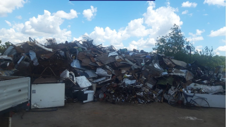 perchezitii la firme suspectate de reciclare fictiva a ambalajelor din sticla si plastic prejudiciu de 8 milioane de lei 683ff5789ab9b