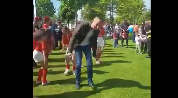 primarul slatinei a dat in mintea copiilor de 1 iunie la propriu video 683f3d5818a12