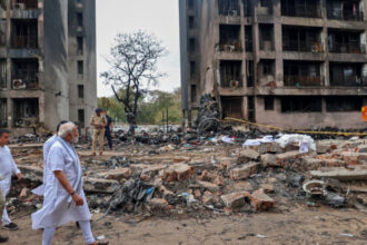 salvatorii cauta supravietuitori si resturi ale avionului air india in ahmedabad modi scena dezastrului este sfasietoare 684be93d02237