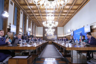 sedinta extraordinara de guvern pentru acordarea de ajutoare destinate zonelor distruse de inundatii 683c487454876