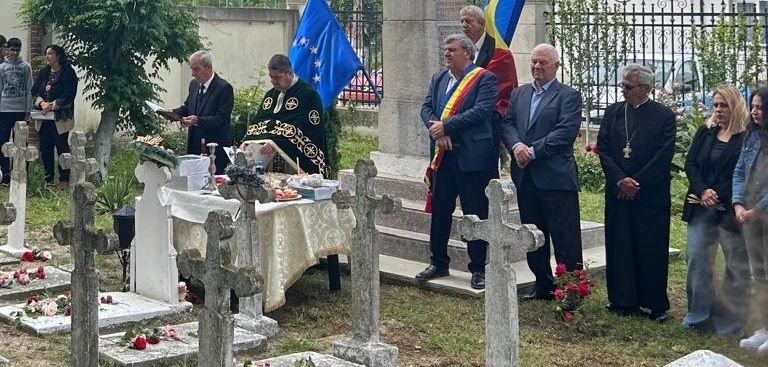 sfidare florin tiutiu cu esarfa tricolora de gat desi nu mai este primar 6847e3b797d74