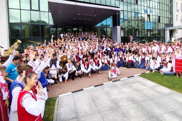 slatina redevine capitala calusului romanesc editie jubiliara pentru concursulcalusul romanesc dedicat copiilor 68517c356e92e