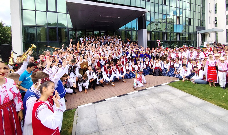 slatina redevine capitala calusului romanesc editie jubiliara pentru concursulcalusul romanesc dedicat copiilor 68517c356e92e