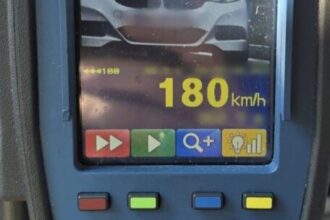 soferita depistata de politistii din olt zburand cu masina pe drumul expres 12 ce altceva au mai descoperit oamenii legii la ea 685246d47dee1