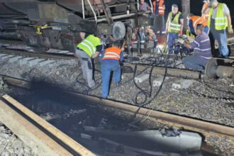 traficul feroviar a fost reluat pe un fir pe distanta rosiori maldaeni continua operatiunile pentru repunerea pe sine trenului deraiat 684522dce21ef