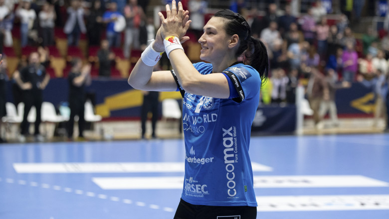 ultimul meci din cariera cristinei neagu presedintele nicusor dan asista la gala de retragere a sportivei 6845a16a4432a