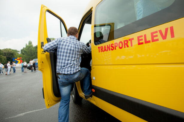 un primar din iasi ameninta sa lase elevii fara microbuz scolar si hartie igienica pentru ca nu au avut rezultate bune la invatatura 6842fc120abae