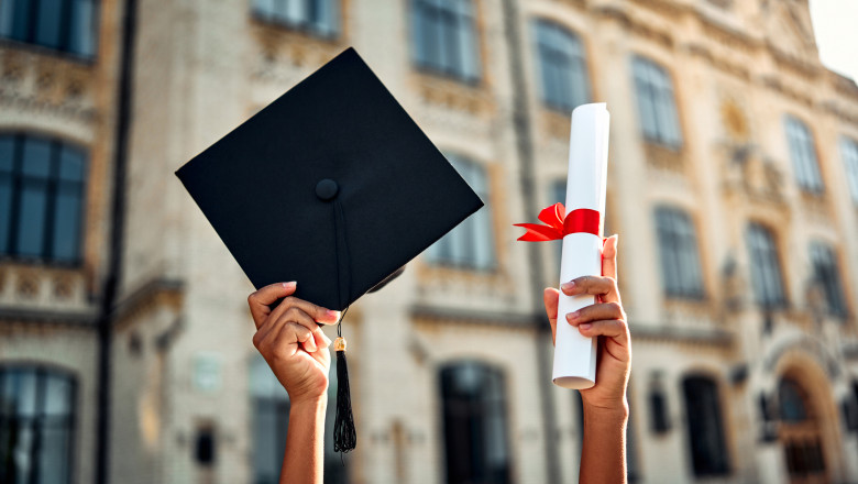 video absolventi de facultate la 70 de ani motivul pentru care si au dorit sa fie studenti la varsta a treia viata e frumoasa daca o faci 683fc5701d712