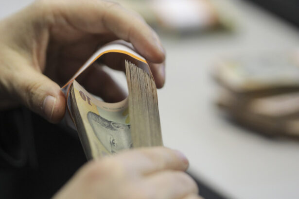 video avertisment dur pentru romania al unui oficial bnr in contextul deficitului urias ne remarcam in mod negativ 68441eb95ac39